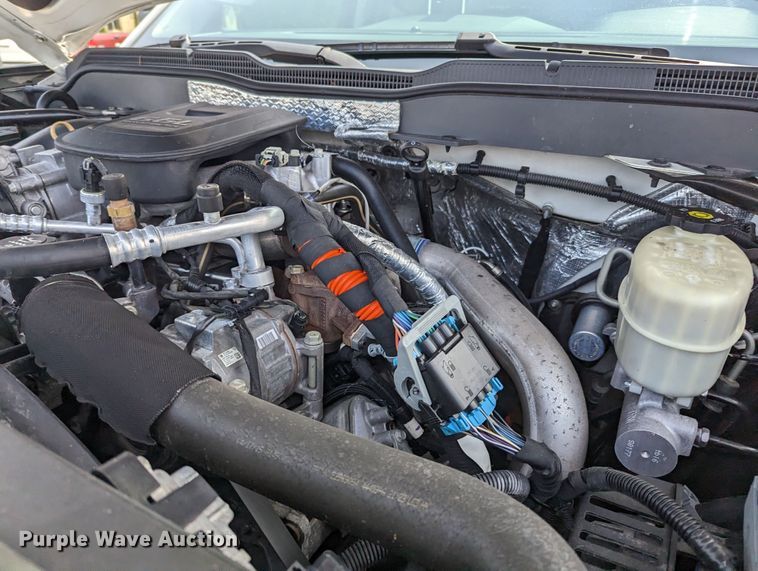 image for item MX9311 2015 Chevrolet Silverado 3500HD  Crew Cab utility bed pickup truck