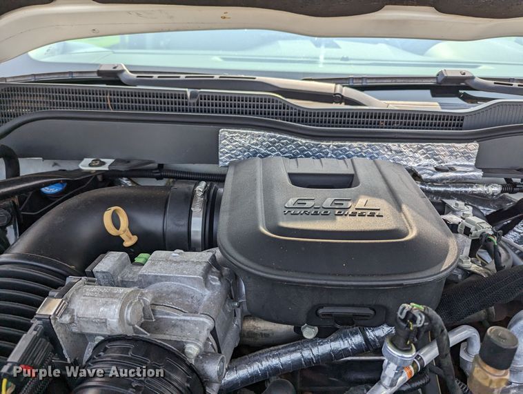 image for item MX9311 2015 Chevrolet Silverado 3500HD  Crew Cab utility bed pickup truck