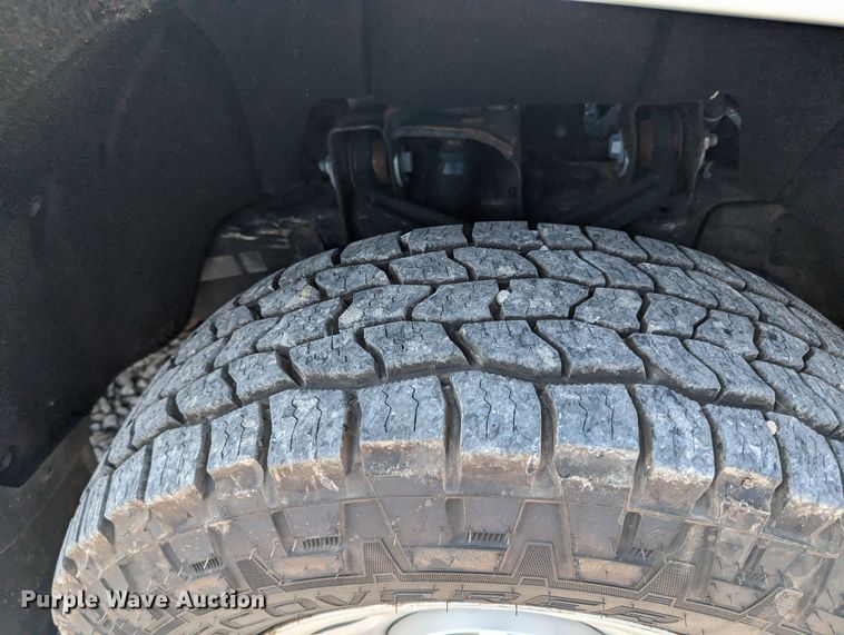 image for item MX9311 2015 Chevrolet Silverado 3500HD  Crew Cab utility bed pickup truck