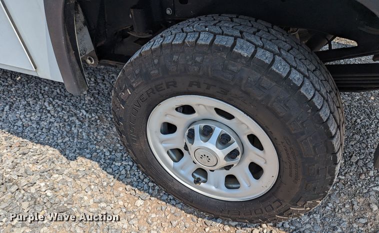 image for item MX9311 2015 Chevrolet Silverado 3500HD  Crew Cab utility bed pickup truck