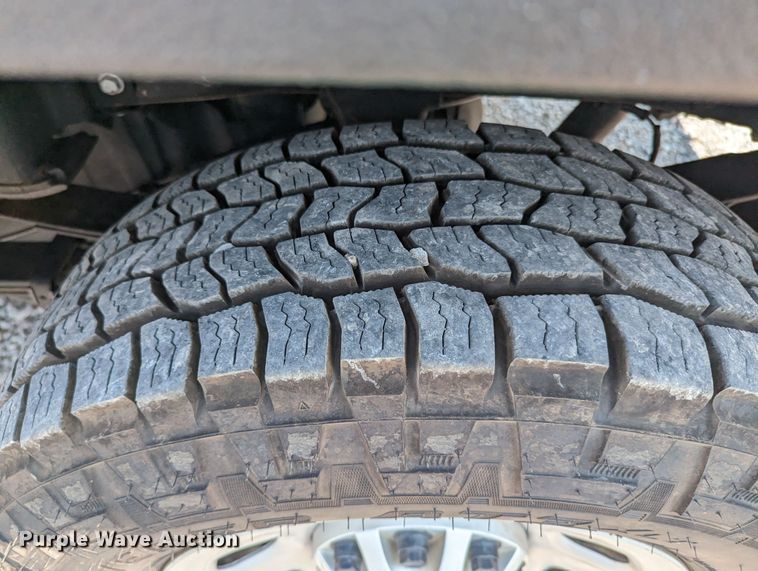 image for item MX9311 2015 Chevrolet Silverado 3500HD  Crew Cab utility bed pickup truck