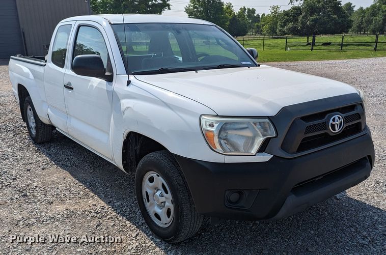 image for item MX9314 2015 Toyota Tacoma  Access Cab pickup truck