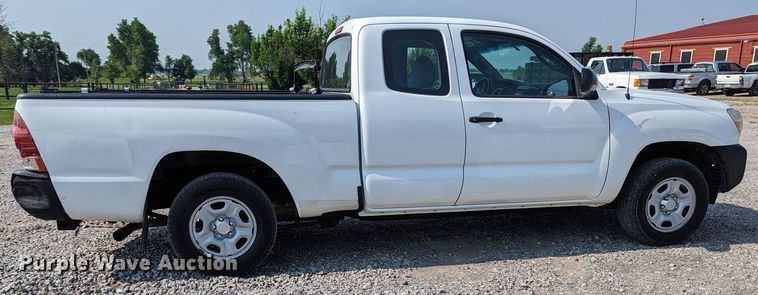 image for item MX9314 2015 Toyota Tacoma  Access Cab pickup truck