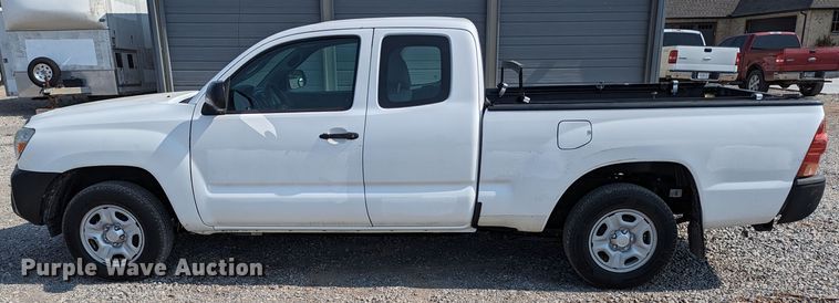 image for item MX9314 2015 Toyota Tacoma  Access Cab pickup truck