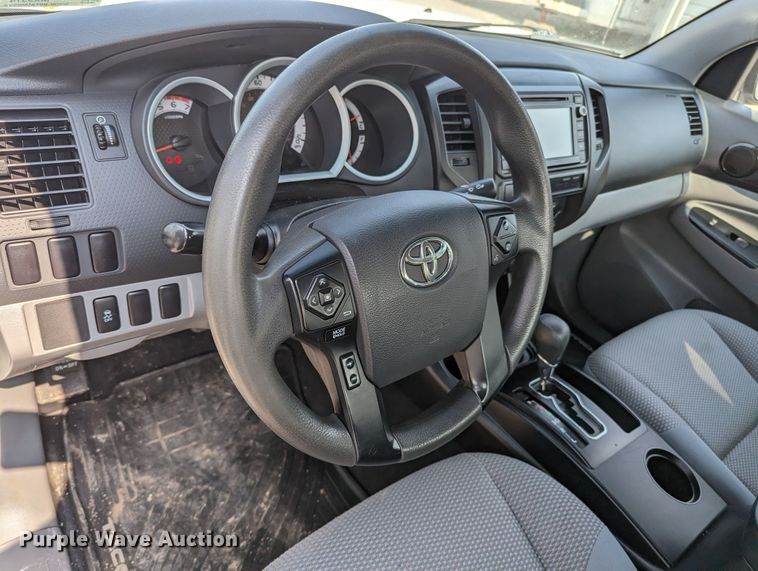 image for item MX9314 2015 Toyota Tacoma  Access Cab pickup truck