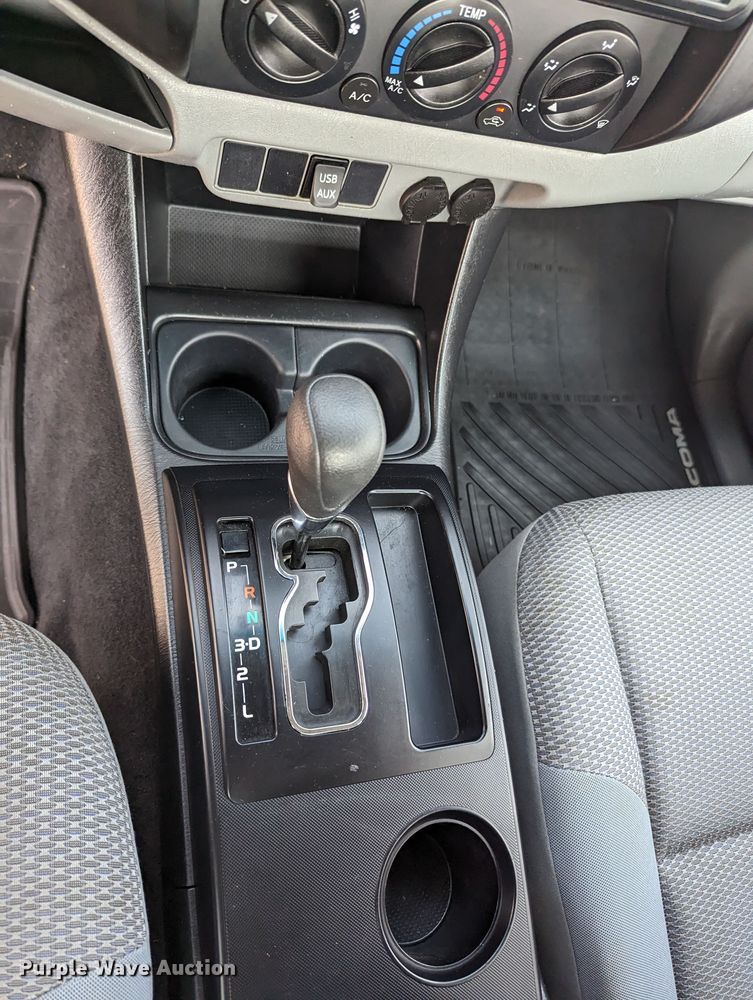 image for item MX9314 2015 Toyota Tacoma  Access Cab pickup truck