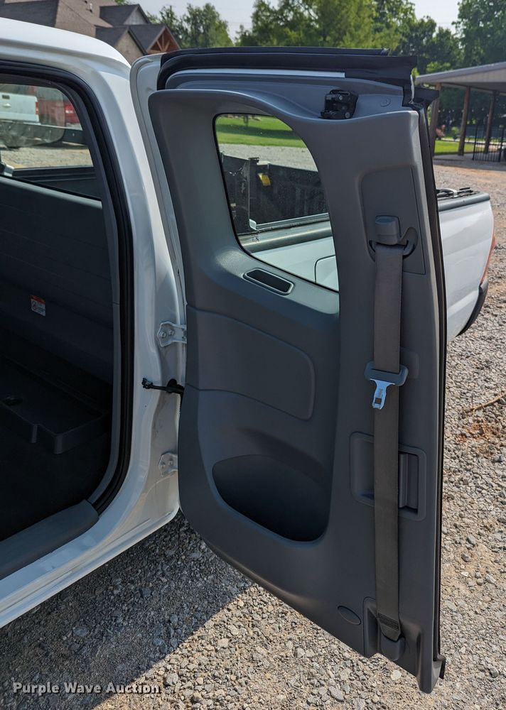 image for item MX9314 2015 Toyota Tacoma  Access Cab pickup truck