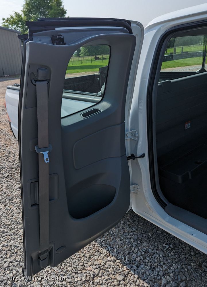 image for item MX9314 2015 Toyota Tacoma  Access Cab pickup truck