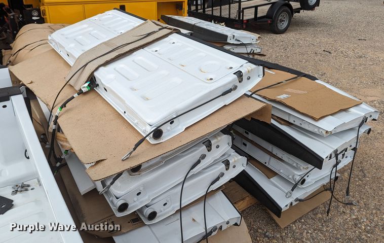 image for item MY9299 (27) Ford F250 Super Duty tailgates