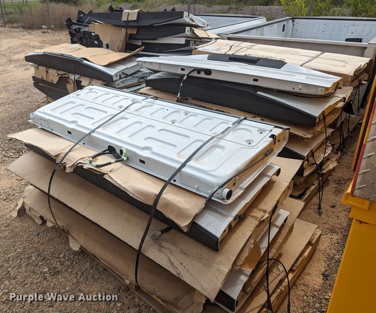 image for item MY9299 (27) Ford F250 Super Duty tailgates