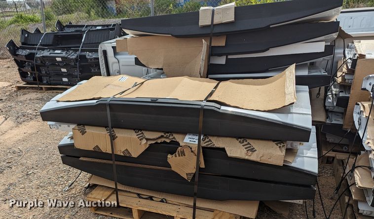 image for item MY9299 (27) Ford F250 Super Duty tailgates