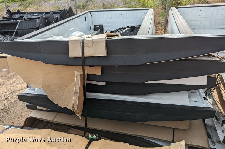 image for item MY9299 (27) Ford F250 Super Duty tailgates