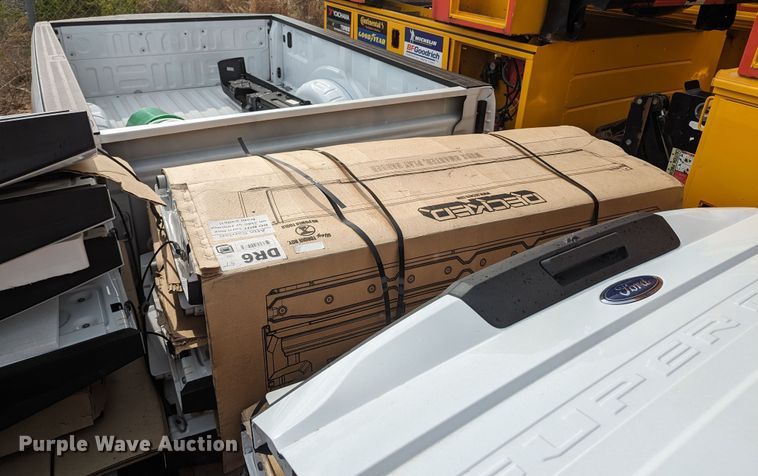 image for item MY9299 (27) Ford F250 Super Duty tailgates