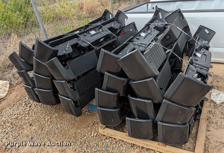 image for item MY9300 (22) Ford F250 Super Duty bumpers