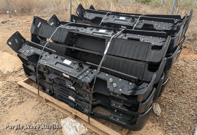 image for item MY9300 (22) Ford F250 Super Duty bumpers