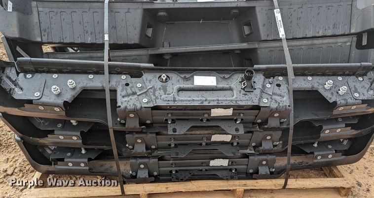 image for item MY9300 (22) Ford F250 Super Duty bumpers