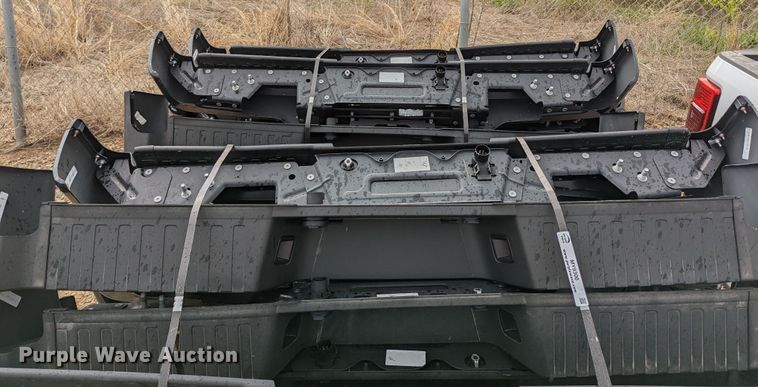 image for item MY9300 (22) Ford F250 Super Duty bumpers