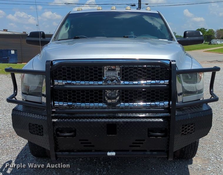 image for item MY9310 2015 Dodge Ram 3500  Crew Cab flatbed pickup truck