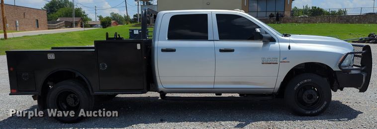 image for item MY9310 2015 Dodge Ram 3500  Crew Cab flatbed pickup truck