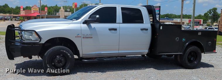 image for item MY9310 2015 Dodge Ram 3500  Crew Cab flatbed pickup truck