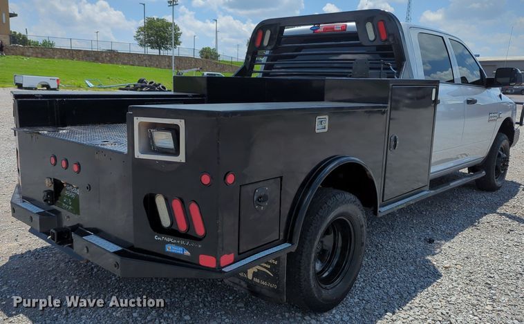 image for item MY9310 2015 Dodge Ram 3500  Crew Cab flatbed pickup truck