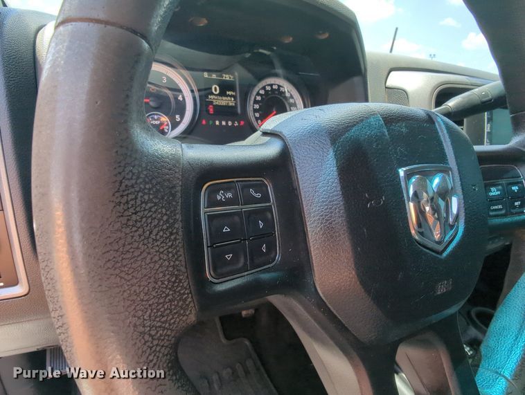 image for item MY9310 2015 Dodge Ram 3500  Crew Cab flatbed pickup truck