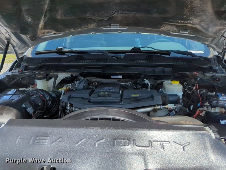 image for item MY9310 2015 Dodge Ram 3500  Crew Cab flatbed pickup truck