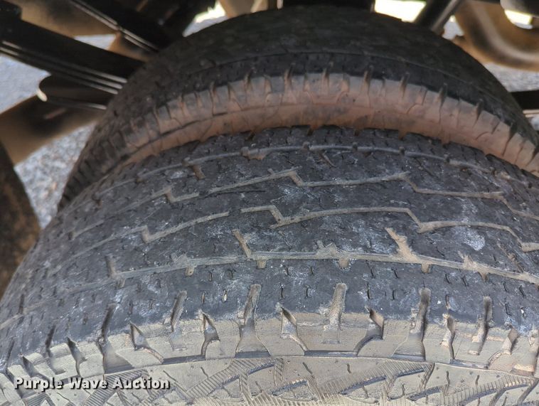 image for item MY9310 2015 Dodge Ram 3500  Crew Cab flatbed pickup truck