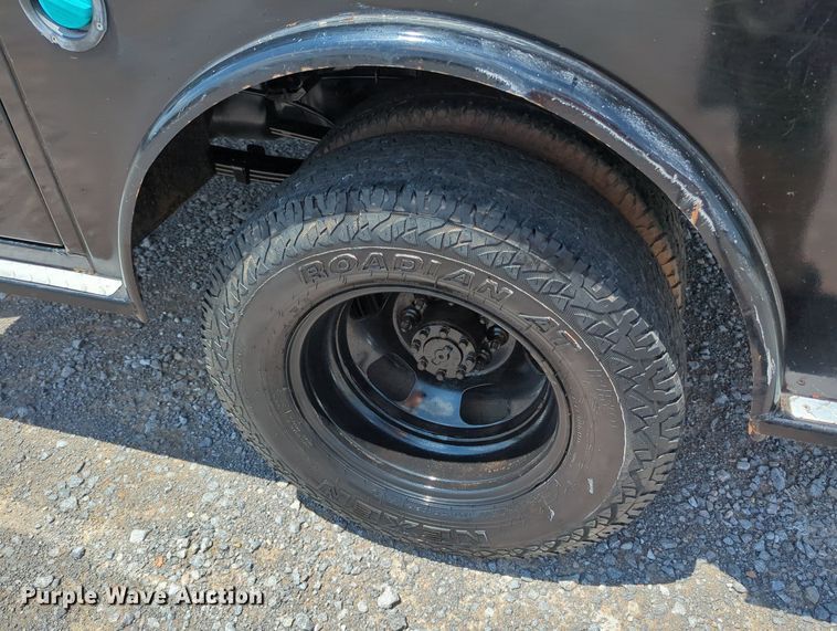 image for item MY9310 2015 Dodge Ram 3500  Crew Cab flatbed pickup truck