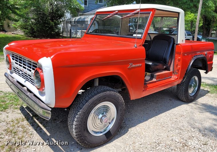 image for item NX9480 1966 Ford Bronco U14  SUV