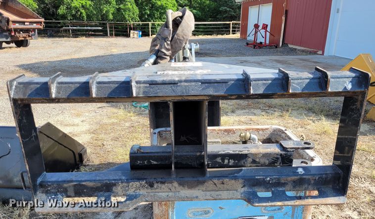 image for item NX9484 SkidPro 62210001  skid steer backhoe