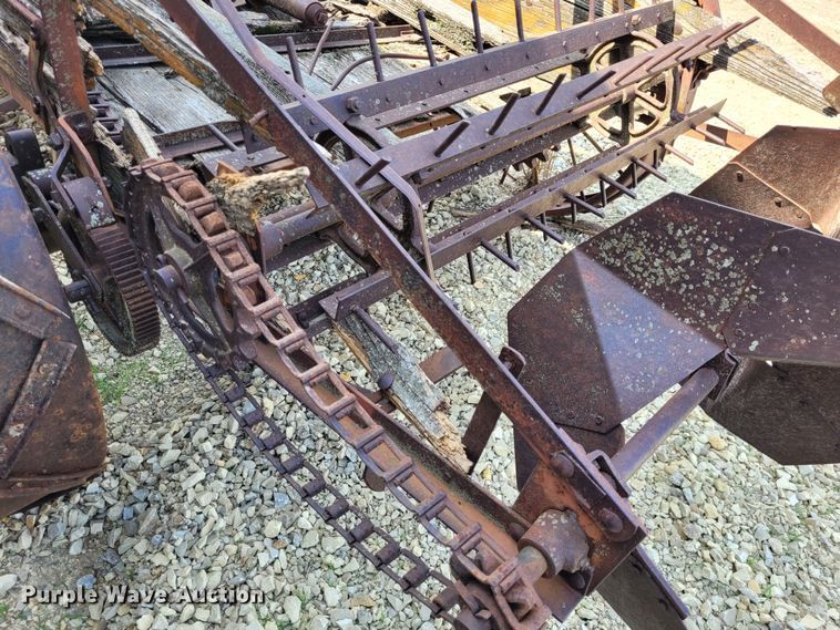 image for item NX9490 Manure spreader