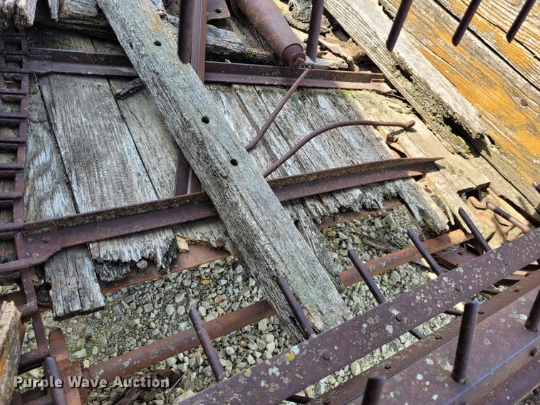 image for item NX9490 Manure spreader