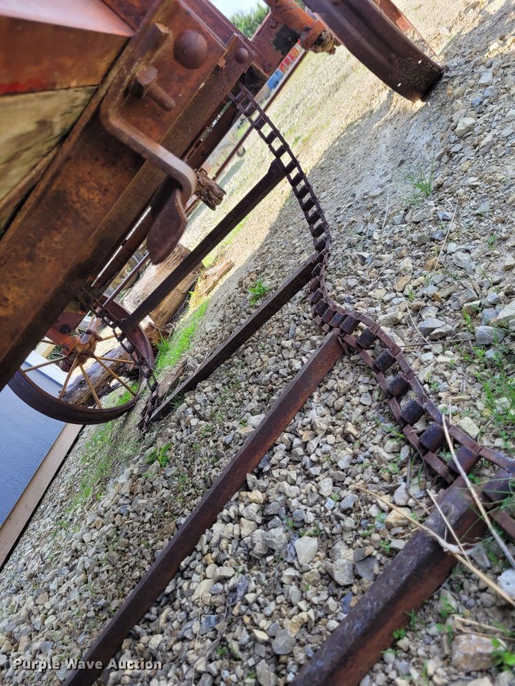 image for item NX9490 Manure spreader