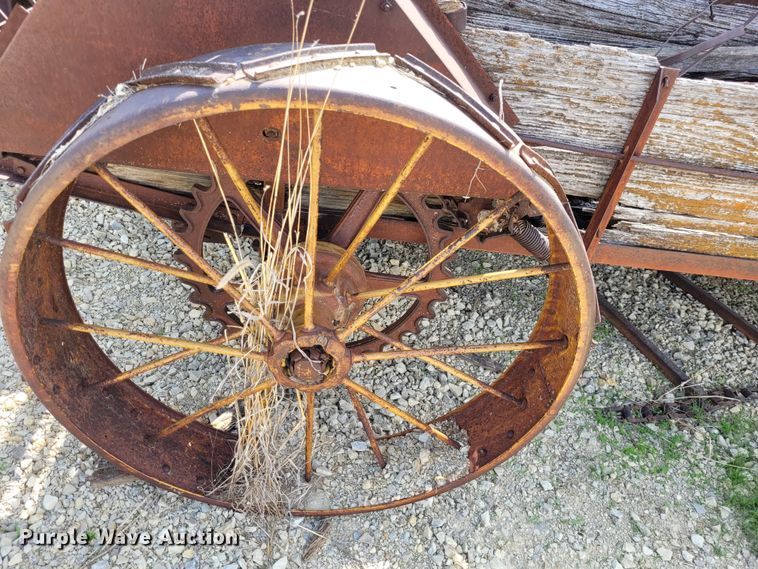 image for item NX9490 Manure spreader