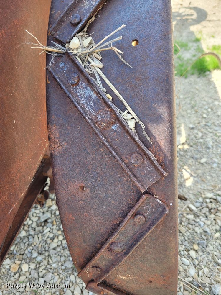 image for item NX9490 Manure spreader