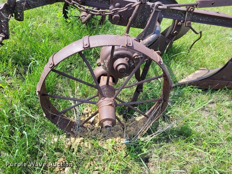 image for item NX9491 (3) pieces of ag equipment