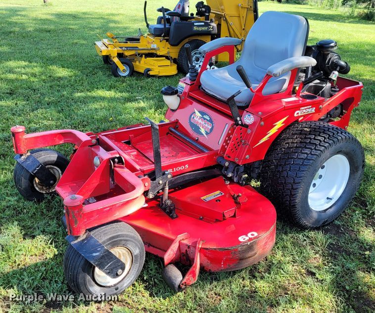 Country Clipper Charger ZTR lawn mower in Cedar Point, KS Item NX9516