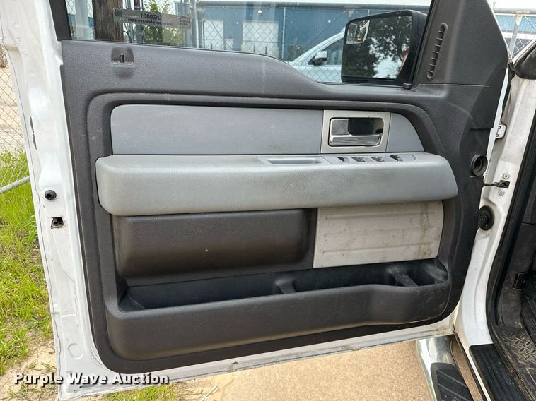 image for item OG9001 2011 Ford F150  SuperCrew pickup truck