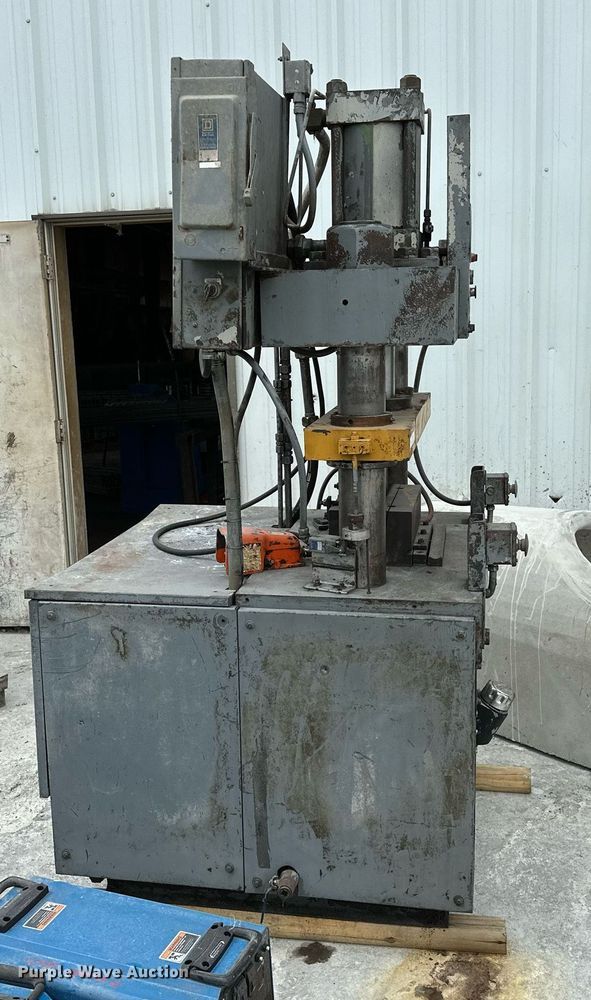 image for item OG9002 KR Wilson 2 Column  hydraulic press