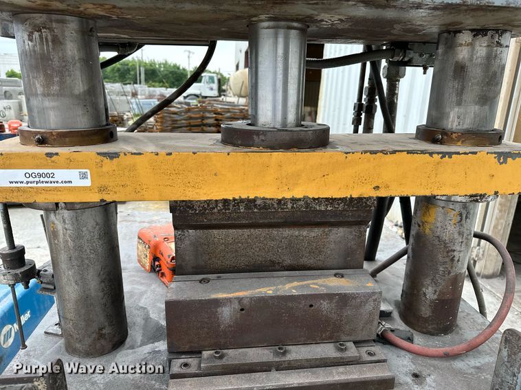 image for item OG9002 KR Wilson 2 Column  hydraulic press