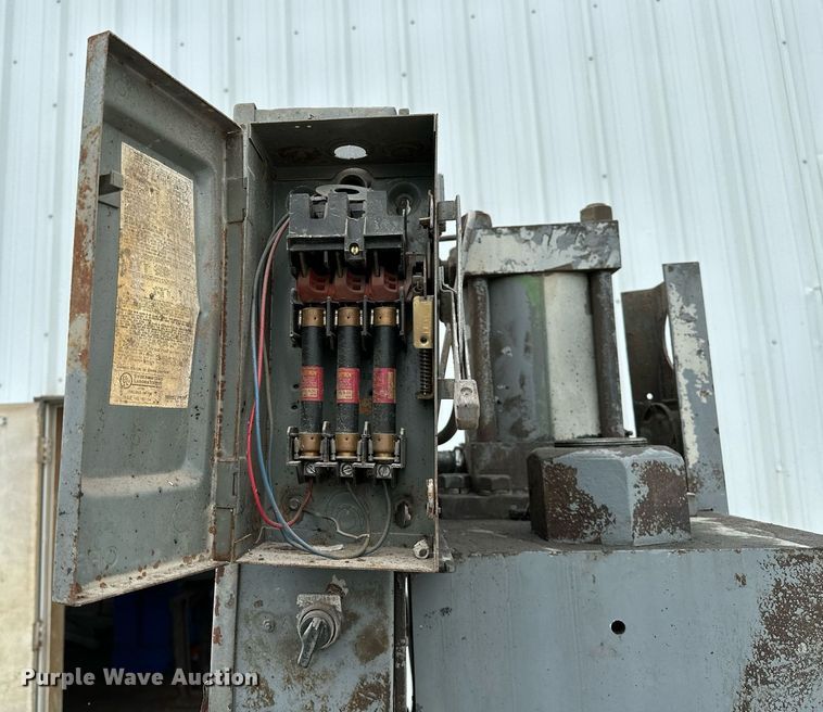 image for item OG9002 KR Wilson 2 Column  hydraulic press