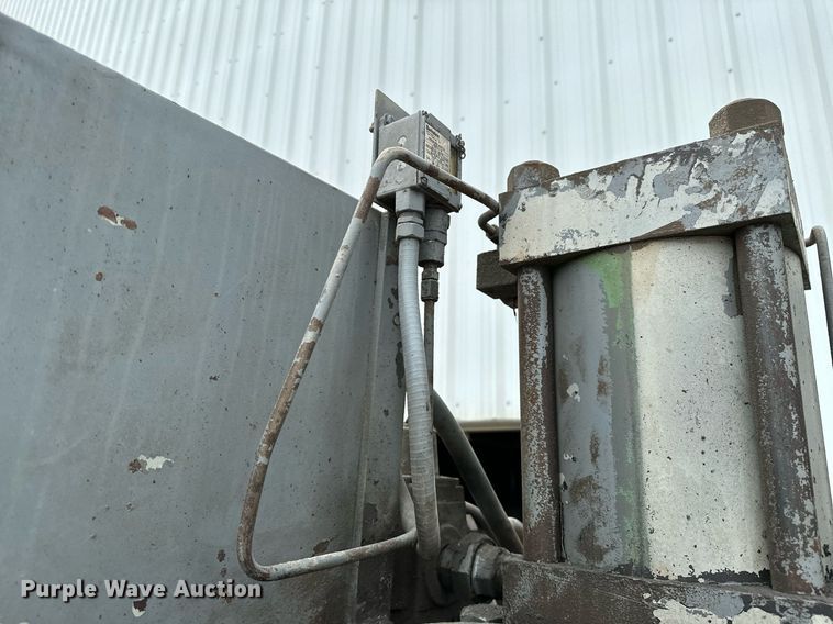 image for item OG9002 KR Wilson 2 Column  hydraulic press