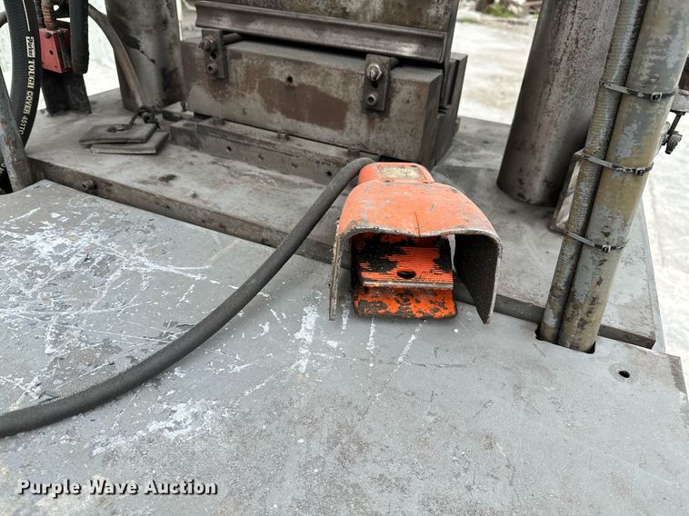 image for item OG9002 KR Wilson 2 Column  hydraulic press