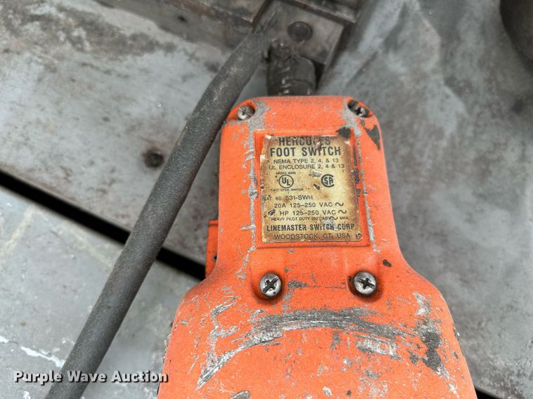 image for item OG9002 KR Wilson 2 Column  hydraulic press