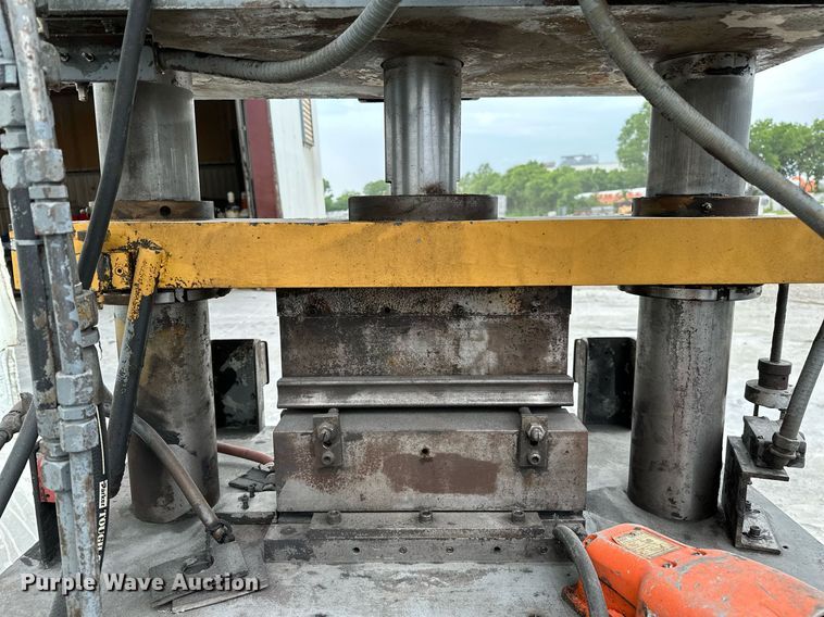 image for item OG9002 KR Wilson 2 Column  hydraulic press