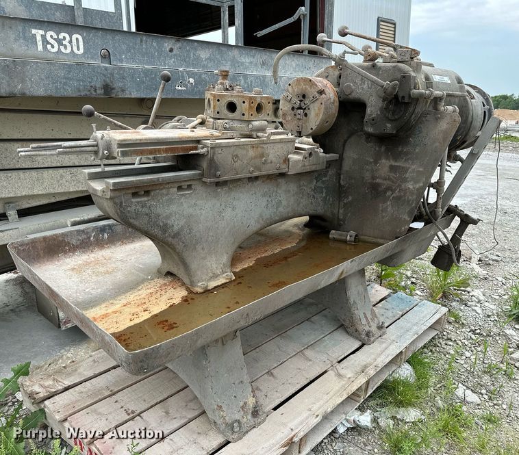 image for item OG9005 Bardons & Oliver  lathe