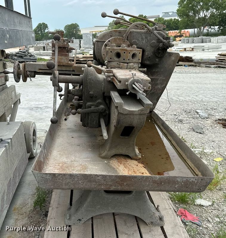 image for item OG9005 Bardons & Oliver  lathe