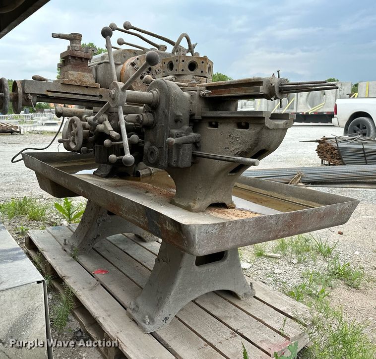 image for item OG9005 Bardons & Oliver  lathe