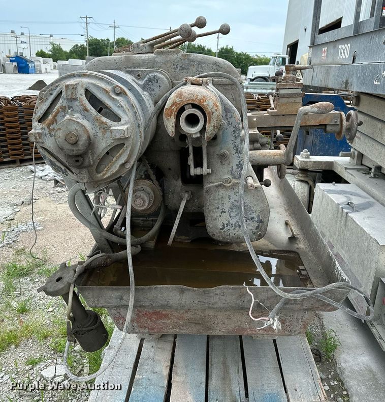 image for item OG9005 Bardons & Oliver  lathe